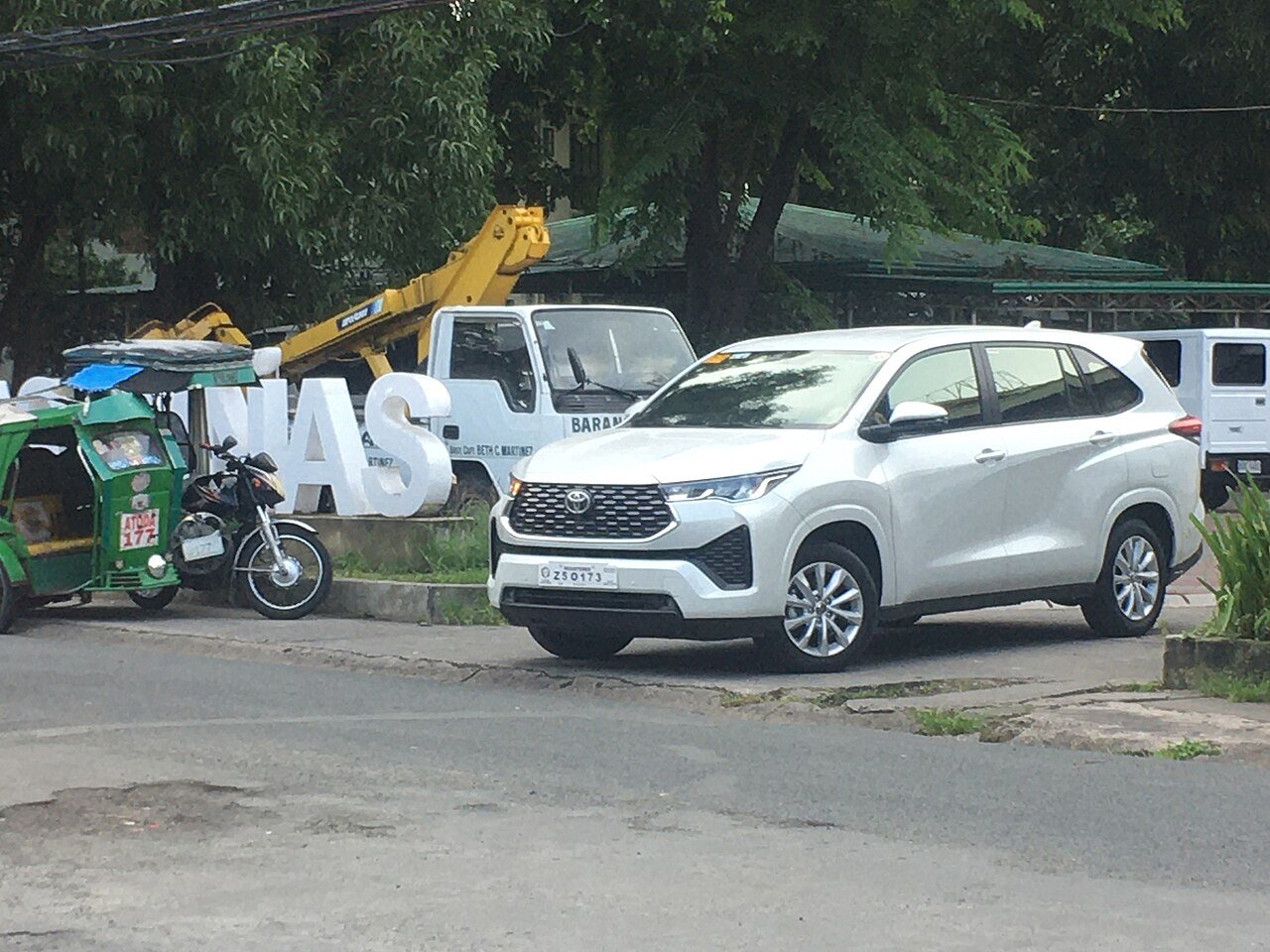 Toyota Innova Hycross